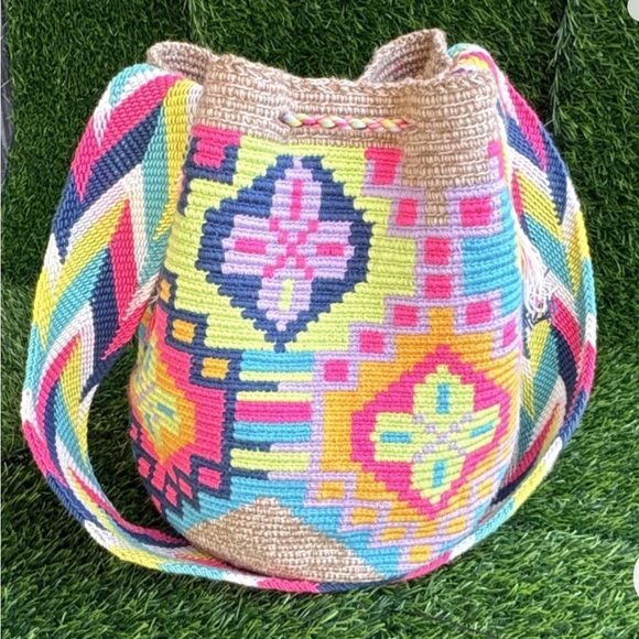 Multicolor Geometric Pattern Shoulder Bag - Picture 1 of 5